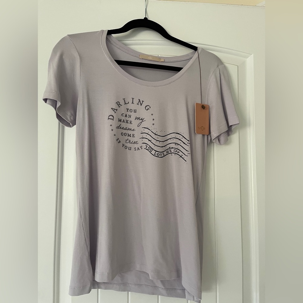 Cute lilac t-shirt!